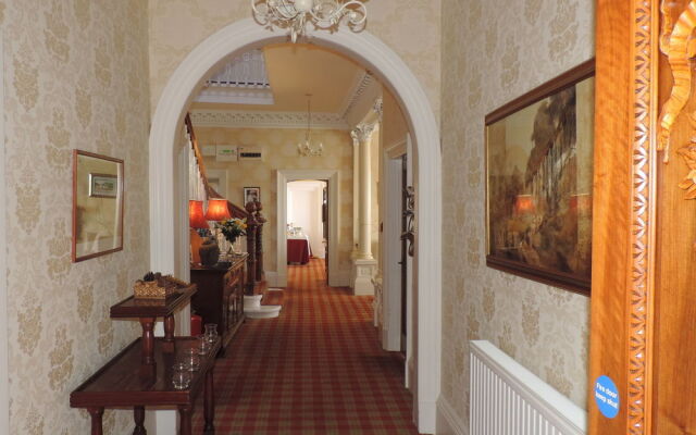 Hunters Quay Hotel
