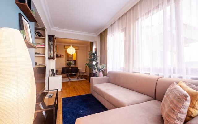 Apartment With Fascinating View in Besiktas