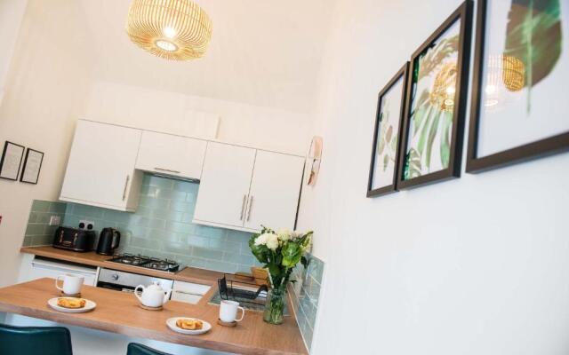 1 bed central Cardiff loft apartment near Stadium