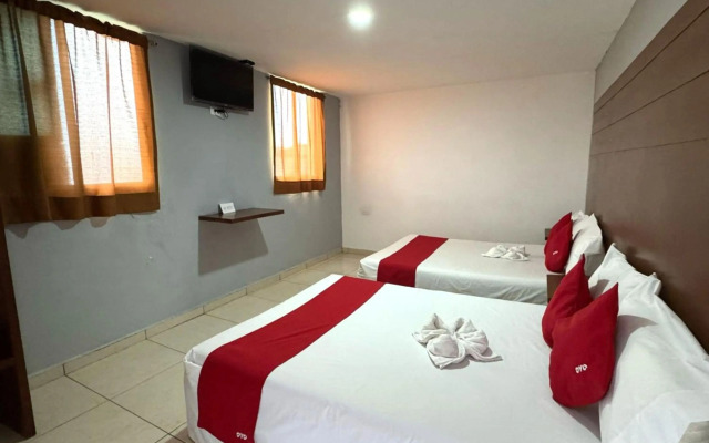 OYO Hotel Familiar Tollan
