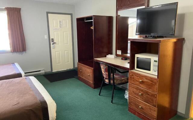 Monashee Lodge