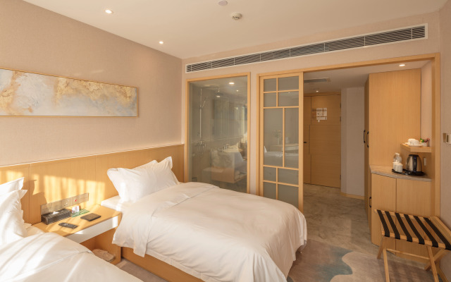City Hotel