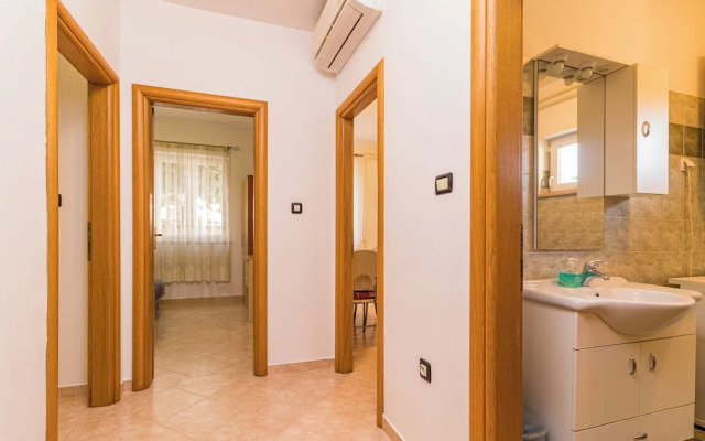 Holiday House Damir - Apartment 2