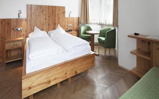 Hotel Garni Planaces