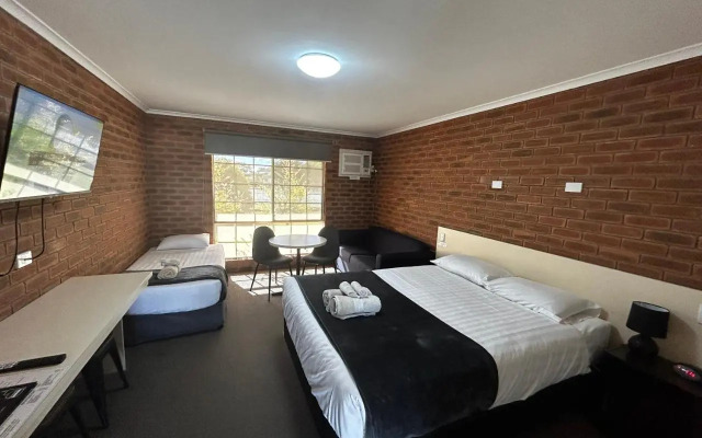 Balranald Colony Inn Motel