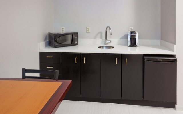 Holiday Inn Express Hotel & Suites Dickinson by IHG