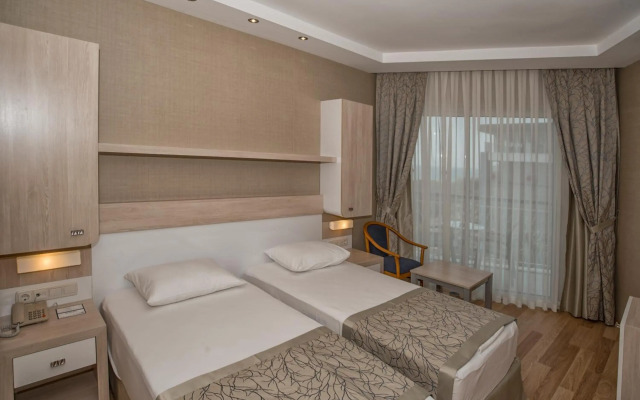 Riviera Hotel & Spa