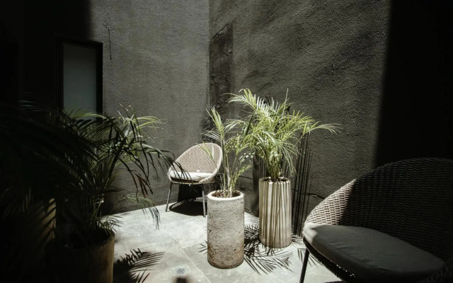 Hotel Sin Nombre
