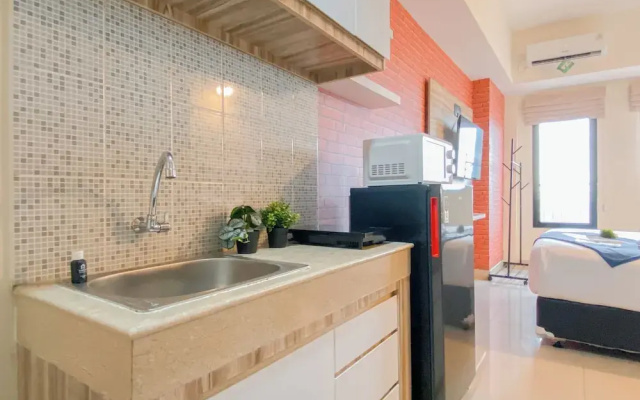 Minimalist And Homey Studio At Apartment Evenciio Margonda