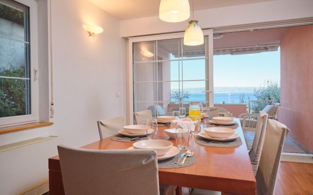 Holiday Seaview Apartment by Litto