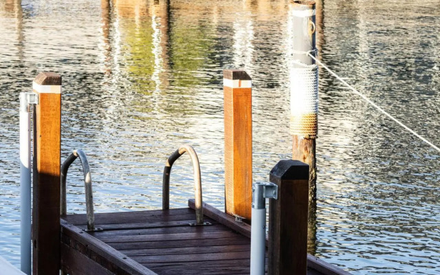 Canal Home -Close to Beach and City Centre