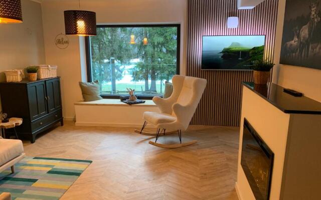 Pine Tree Holiday House