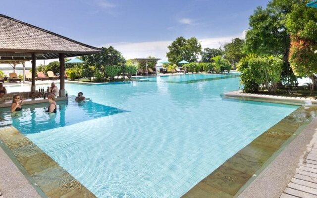 Peninsula Bay Resort