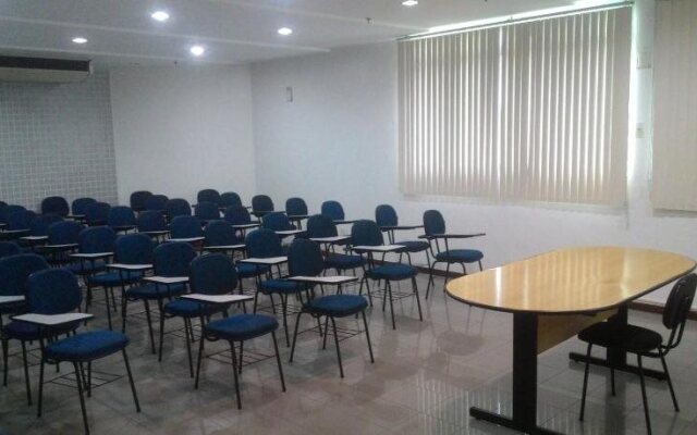 Jardim de Allah Flat Service