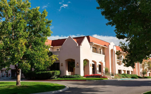 The Querque Hotel