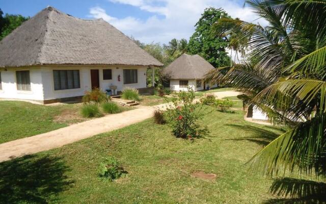 Simba Oryx Beach Cottages