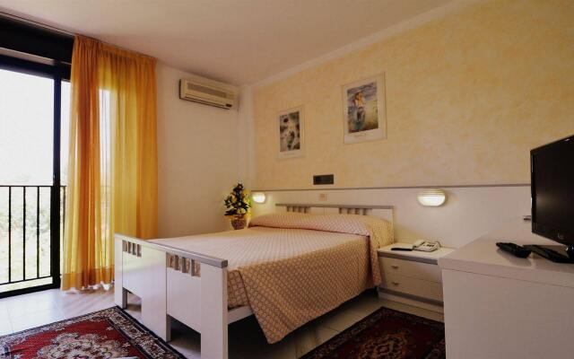 Rio Hotel