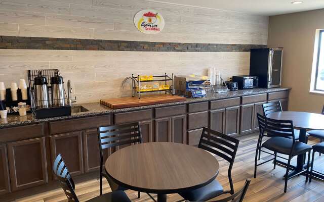 Super 8 by Wyndham Independence KS