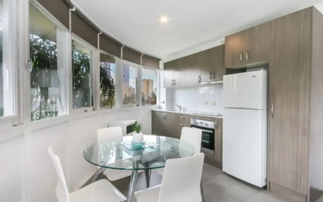 Cosy Unit Walking Distance To The Beach With Parking