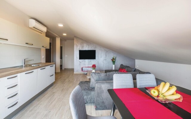 Amazing Home in Pjescana Uvala With Wifi and 2 Bedrooms