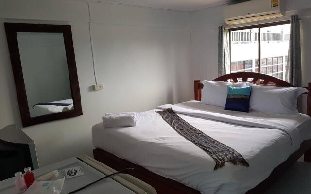 Chaam Guesthouse