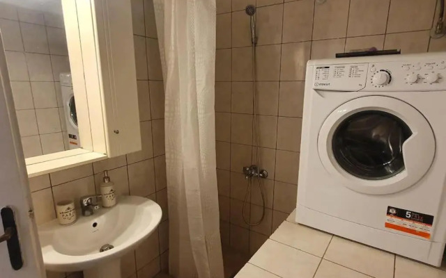 Spacious Beauty in Athens, 55m2, Metro 7'