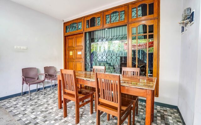 OYO Titik Koma Guest House