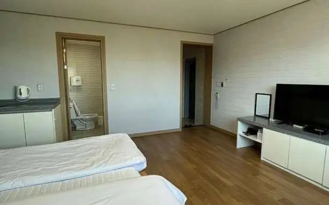 Jeju Baekrok Pension