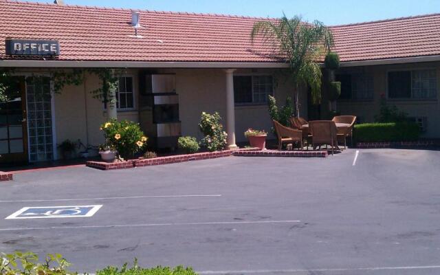 San Joaquin Motel