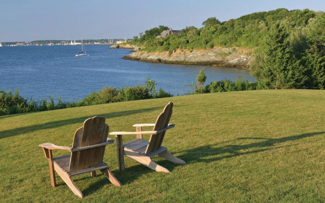 Club Wyndham Inn on Long Wharf