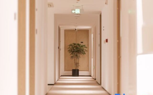 Owspace H & Joyland Inn