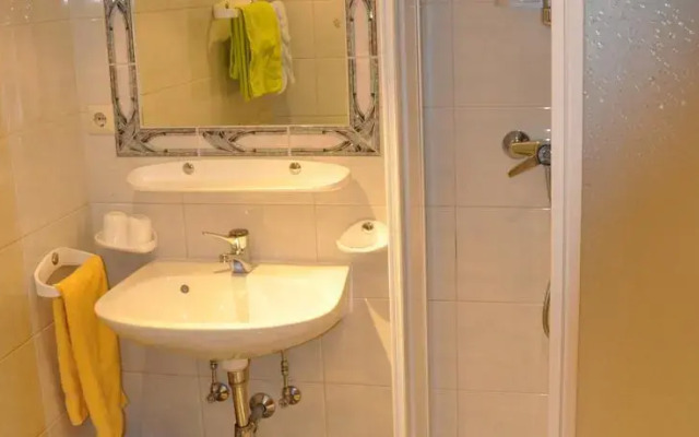 Zwatz Ottilie; Appartement