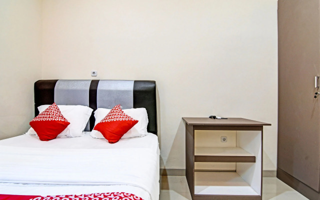 OYO 91269 R&s Living Residence