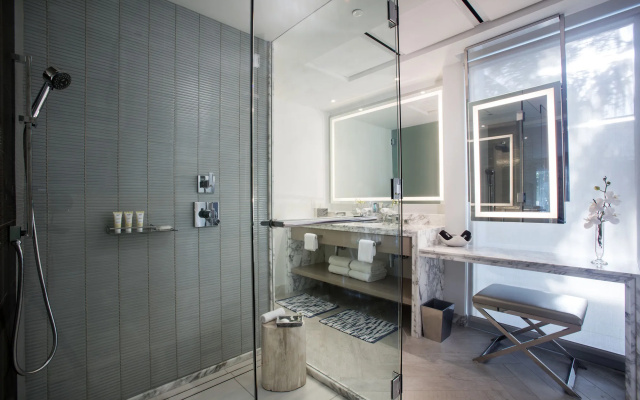 H2O Suites - Adults Only