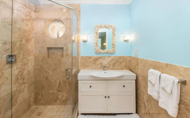 Waterfalls - 6 bed Peaceful and Secure Luxury