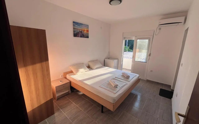 Curani Apartments