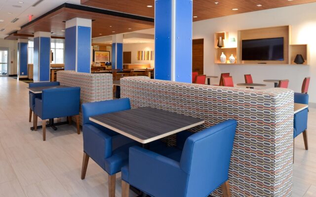 Holiday Inn Express & Suites Ottumwa by IHG