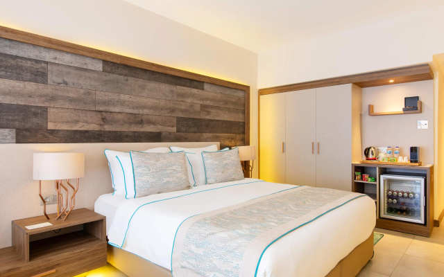 Design Plus Seya Beach Hotel