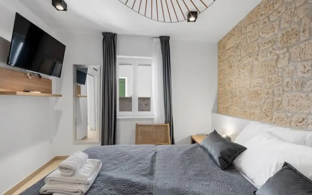 2 Flat Apartment With Terrace And Outdoor Shower