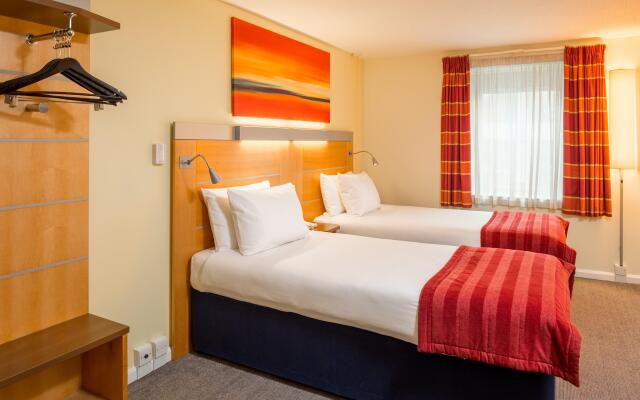 Holiday Inn Express London-Swiss Cottage