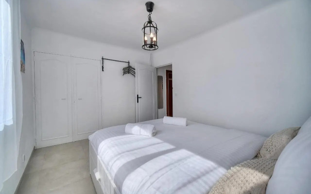 IMMOGROOM - Renovated - Loggia - Clear view - Parking common - AC - Wifi