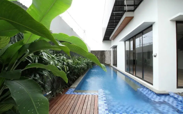 CoHaus 8 Studio & Kitchen