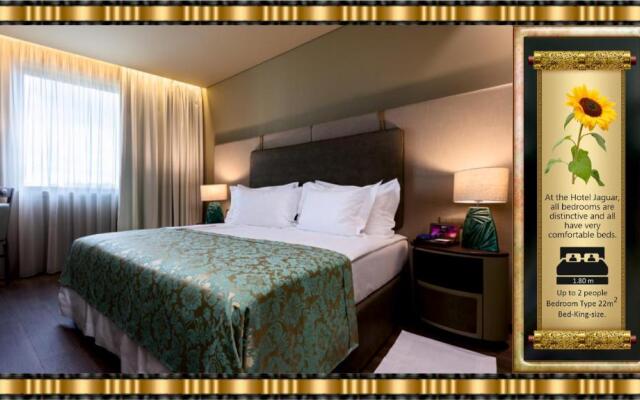 Hotel Jaguar Oporto - Airport to Hotel and City Center and Vice-Versa is a Free and Continuous Shuttle Service from 7AM to 8PM