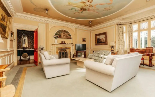 Waterfront Retreat in Hambleden