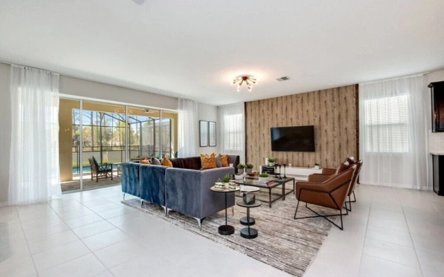9 BD 6.5 BH House Villa
