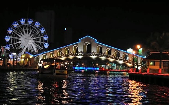 Heeren By The River