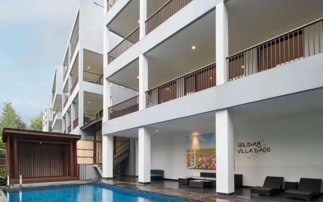 Mentari Hill View 8 BR heated pool and movie room