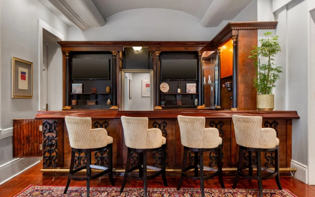 New Orleans Courtyard Hotel and Suites by the French Quarter