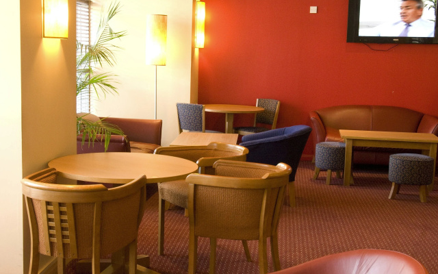 Premier Inn West Bromwich Town Centre - New Square