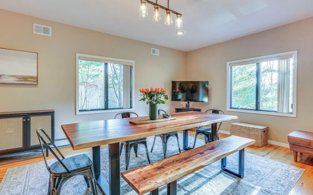 Secluded Kerhonkson Retreat With Deck + Views!